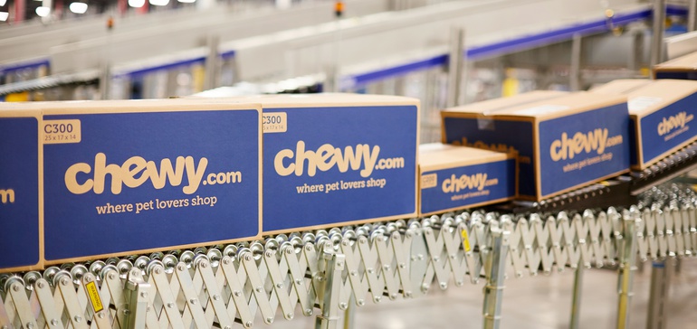 تقارير Chewy عن مبيعات قياسية خلال الجمعة السوداء ، أسبوع الإنترنت