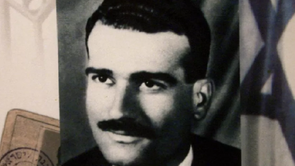 إسرائيل تسلمت "غرضا شخصيا" يعود للجاسوس كوهين من سوريا