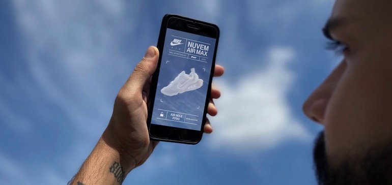 على الرغم من ازدحام الموانئ وتراجع الإيرادات في المنزل ، تحقق Nike أرباحًا