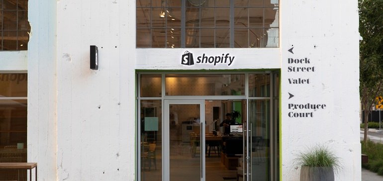 Shopify ترتفع الإيرادات مع زيادة المبيعات عبر الإنترنت ، وازدهار التجارة الإلكترونية