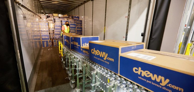 تكلفة نفاذ المخزون لشركة Chewy تقدر بنحو 40 مليون دولار في المبيعات