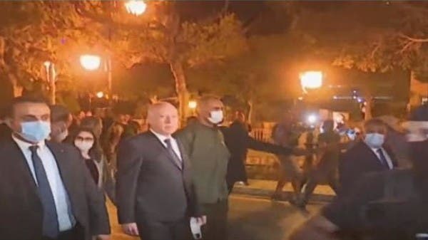 الرئيس التونسي يشارك في احتفالات شعبية بقراراته.. مركبات الجيش تطوق البرلمان