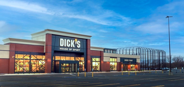 افتتح Dick's أول مركز Golf Galaxy Performance Center