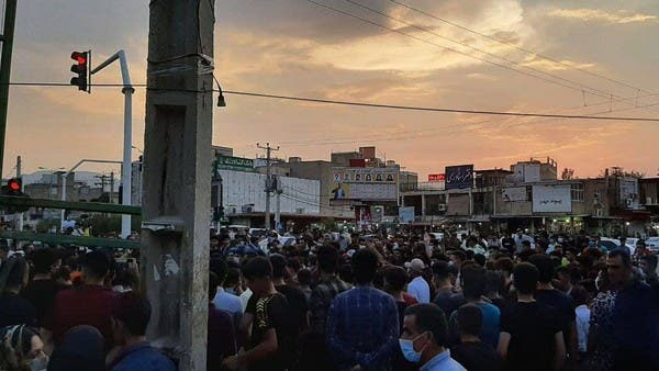 "تنسيق منظم لإسقاط النظام".. 13 منظمة إيرانية تتحرك