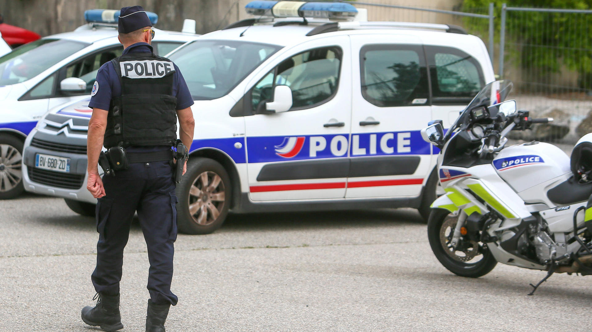 Tonnenweise Waffen und Munition entdeckt