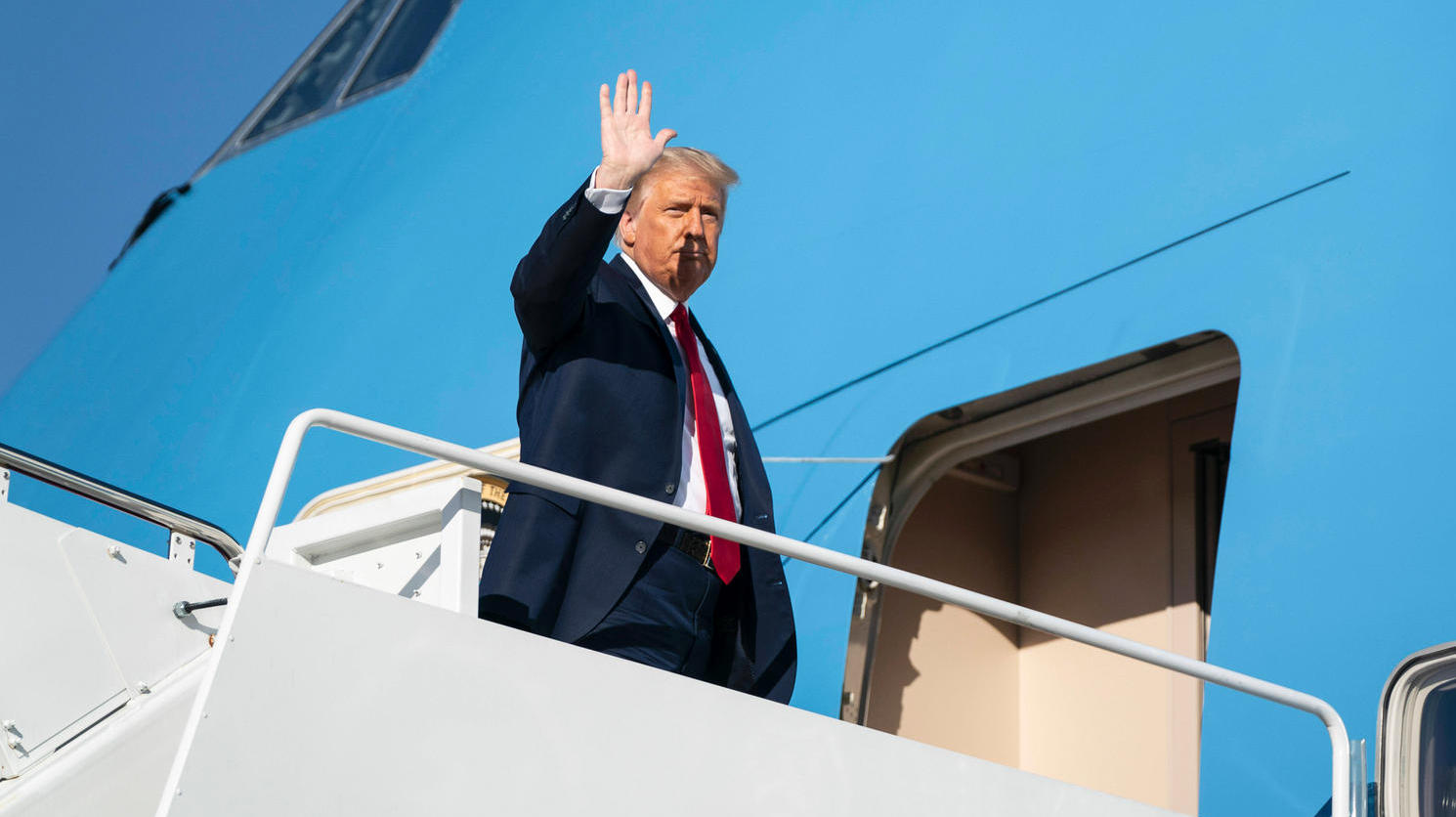 Trump "flieht" mit der Air Force One nach Florida