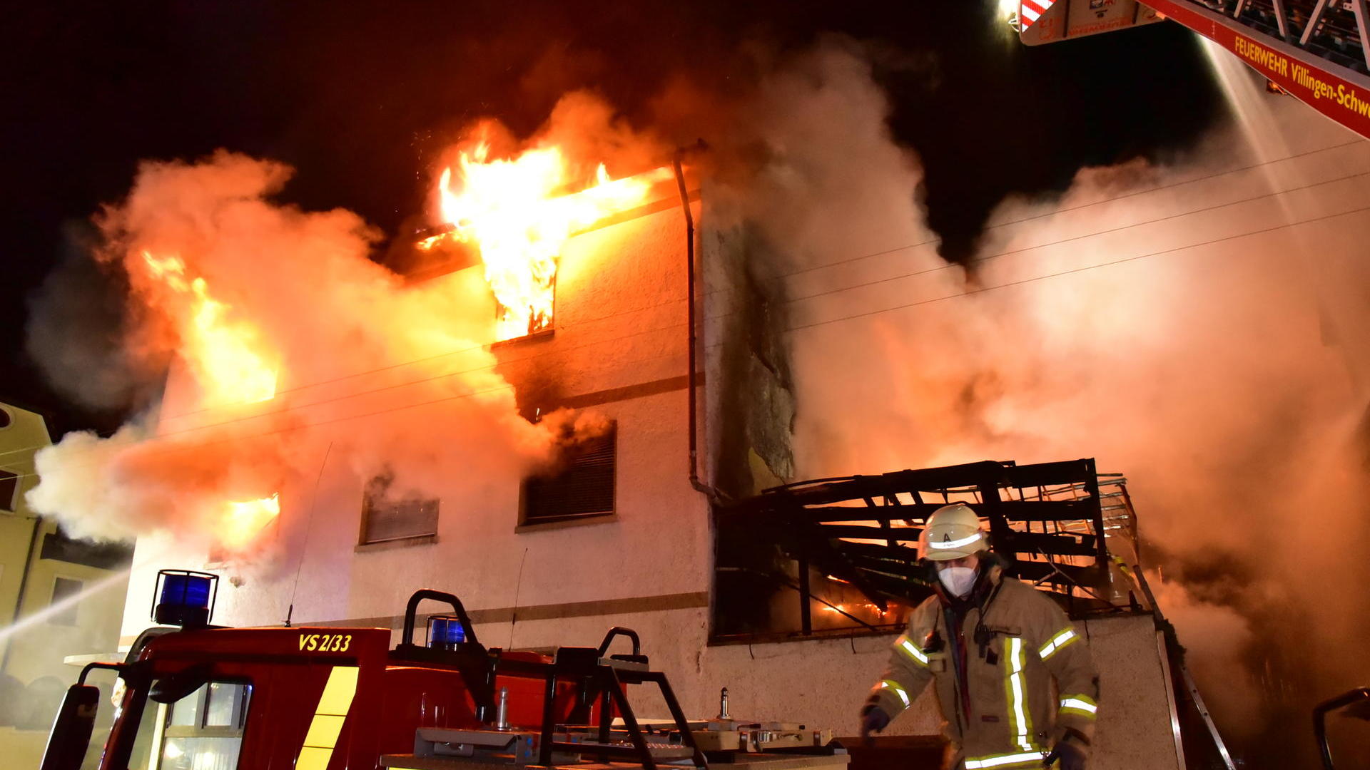 14 Verletzte nach Brand in Mehrfamilienhaus