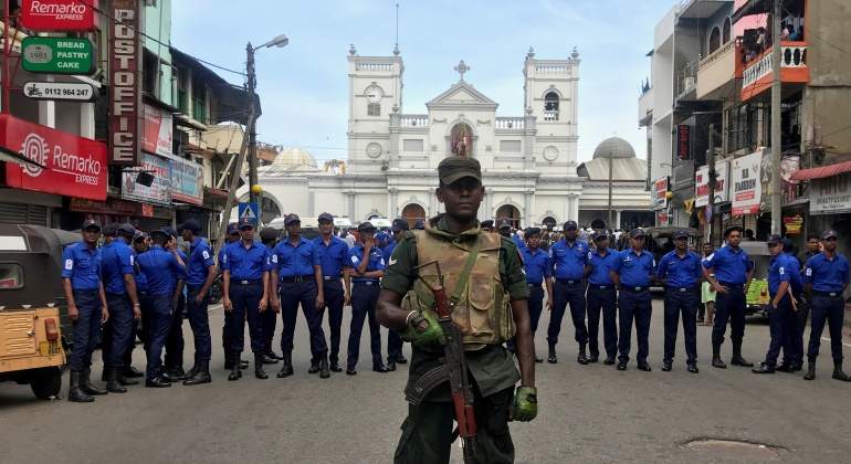 Decenas de muertos y heridos por explosiones múltiples en hoteles de lujo e iglesias de Sri Lanka