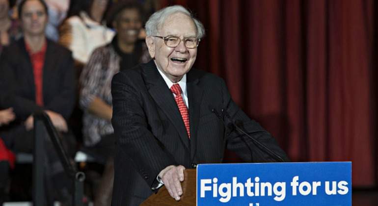 Berkshire Hathaway, la firma de Warren Buffett, gana 21.600 millones hasta marzo