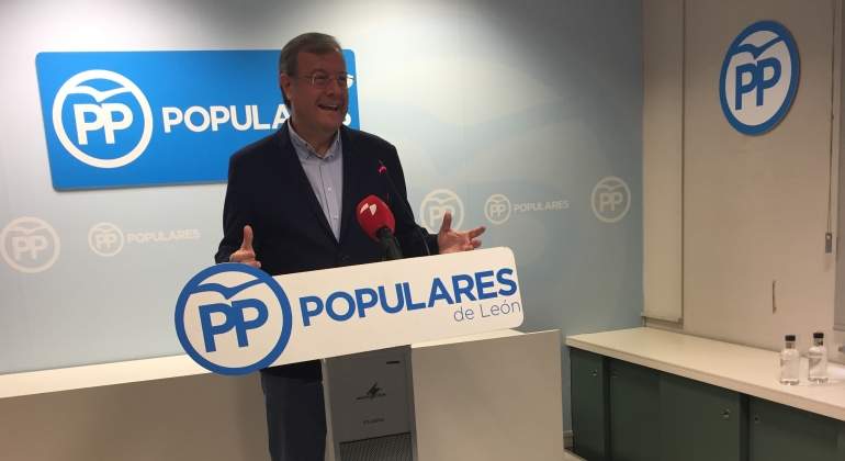 Un nuevo recuento de votos en el Ayuntamiento de León podría dejar a Vox sin sus dos concejales en favor de PSOE y UPL