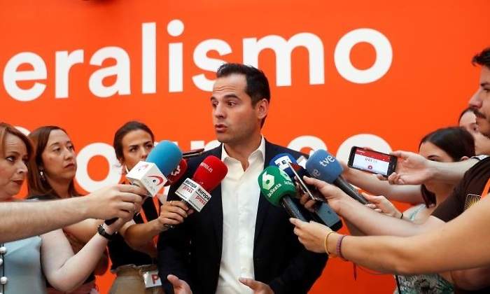 Ciudadanos abre la puerta a Gabilondo en Madrid si se aleja del sanchismo y promete frenar a Carmena