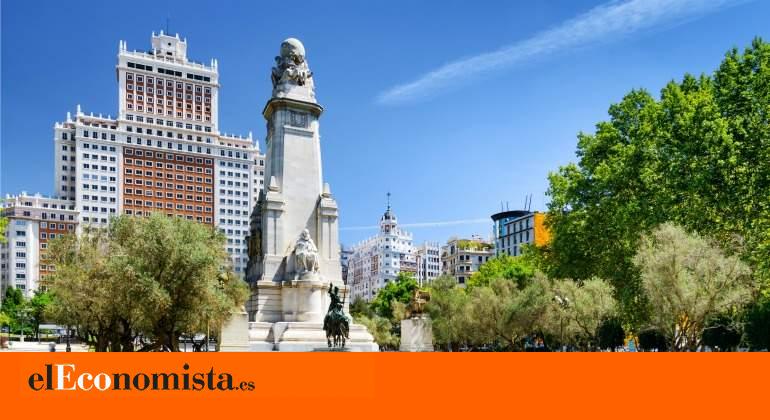 La última de Trinitario Casanova: Baraka advierte al nuevo alcalde de Madrid que el Edificio España tiene riesgo de derrumbe