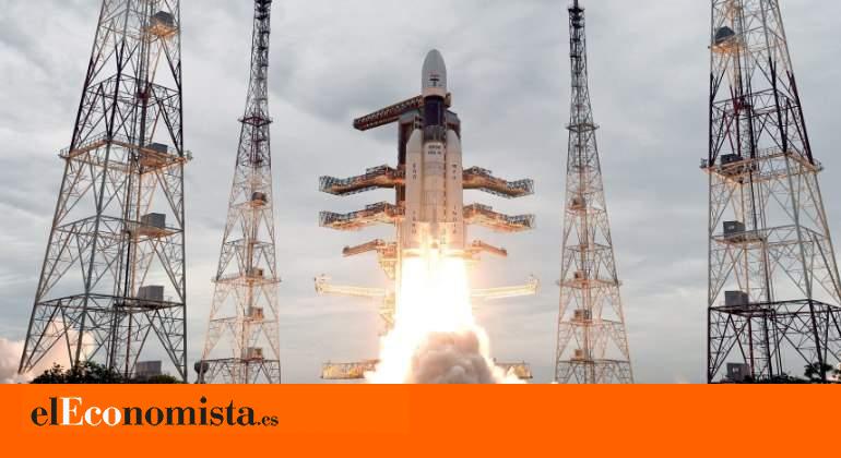 India lanza con éxito su misión al desconocido Polo Sur de la Luna