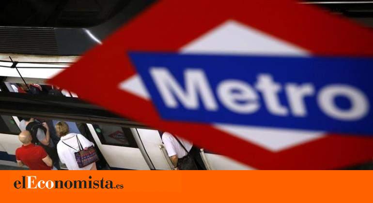 Metro de Madrid vuelve a hacer parada en la estación de Tribunal de la línea 10 después de retirar la placa de fibrocemento con amianto