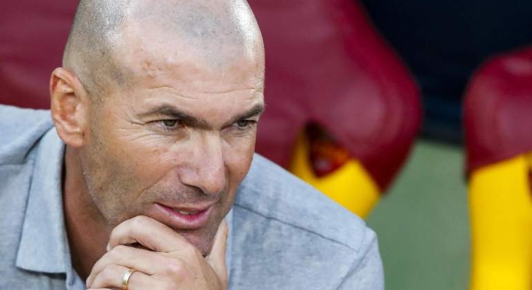 zidane-pensativo-roma-pretemporada-reuters.jpg