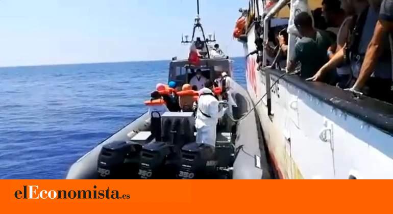 España pone a disposición el puerto de Algeciras para un desembarco seguro del 'Open Arms'
