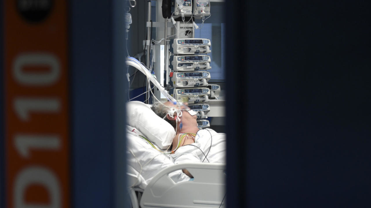 32 000 contaminations en 24 h, Castex prépare des "règles" sur "le temps long"