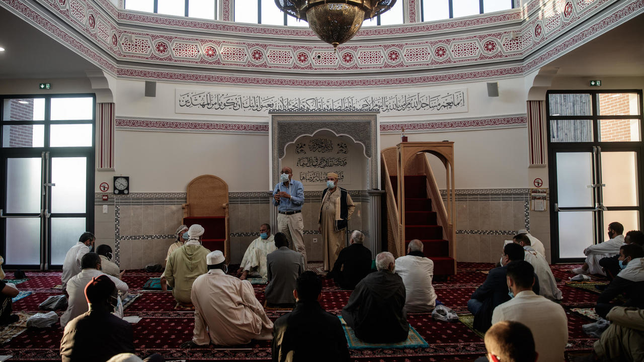 le CFCM présente à Emmanuel Macron un projet de conseil des imams