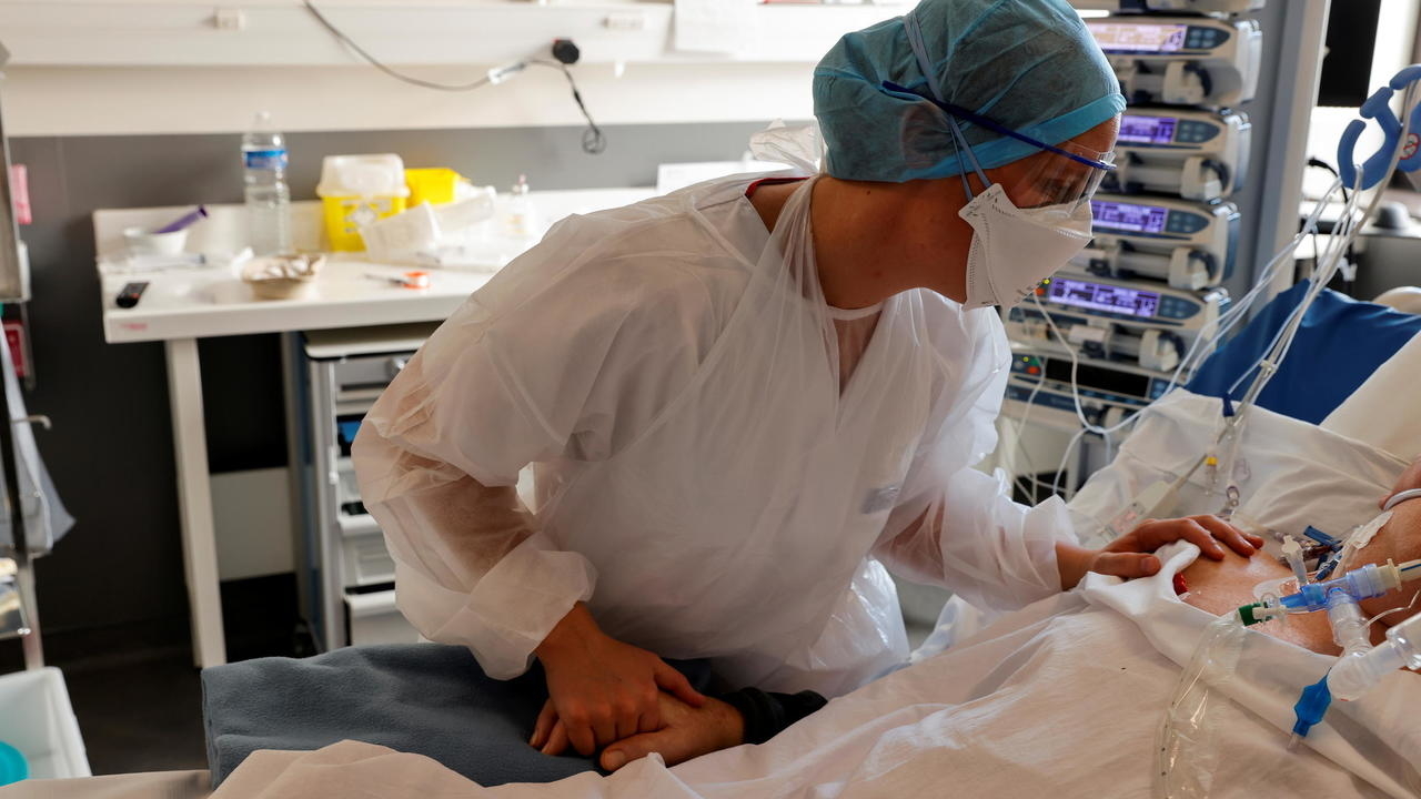 le bilan des morts toujours en hausse en France, mais des signes encourageants