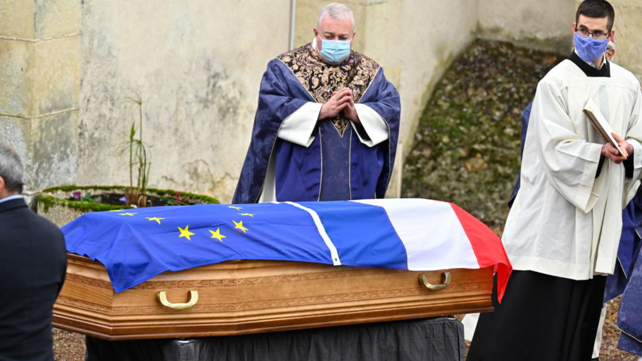 Valéry Giscard d'Estaing inhumé dans la plus stricte intimité dans le Loir-et-Cher