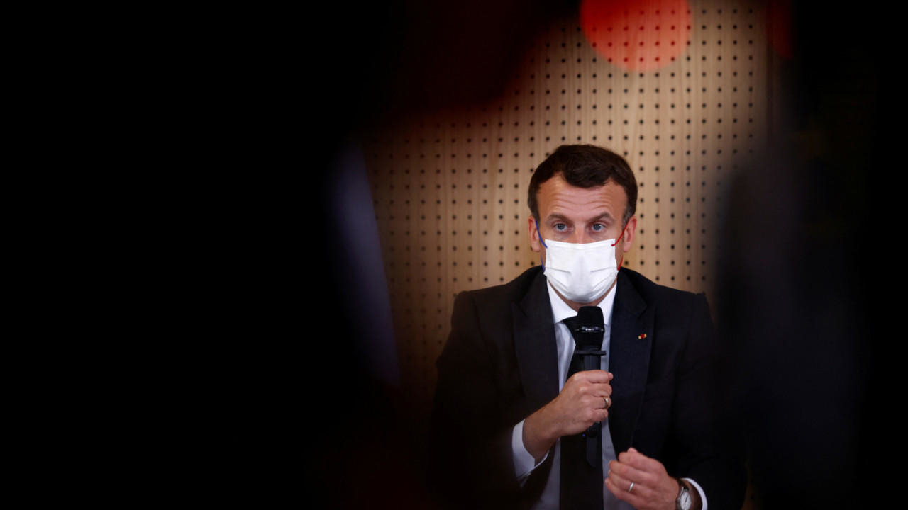 Emmanuel Macron défend sa stratégie sécuritaire en visite à Montpellier