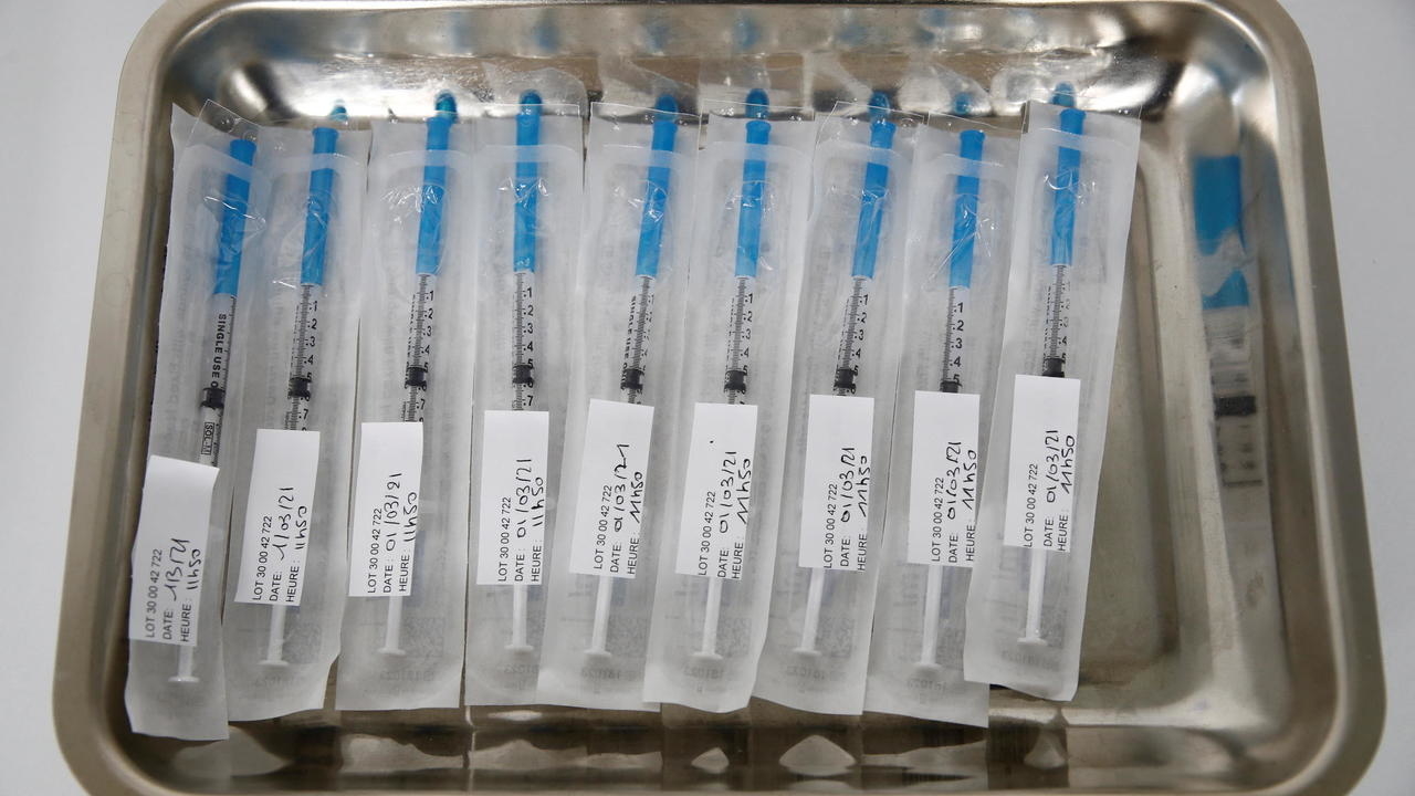 pourquoi le retour à la vie normale passe désormais par 90 % d’adultes vaccinés