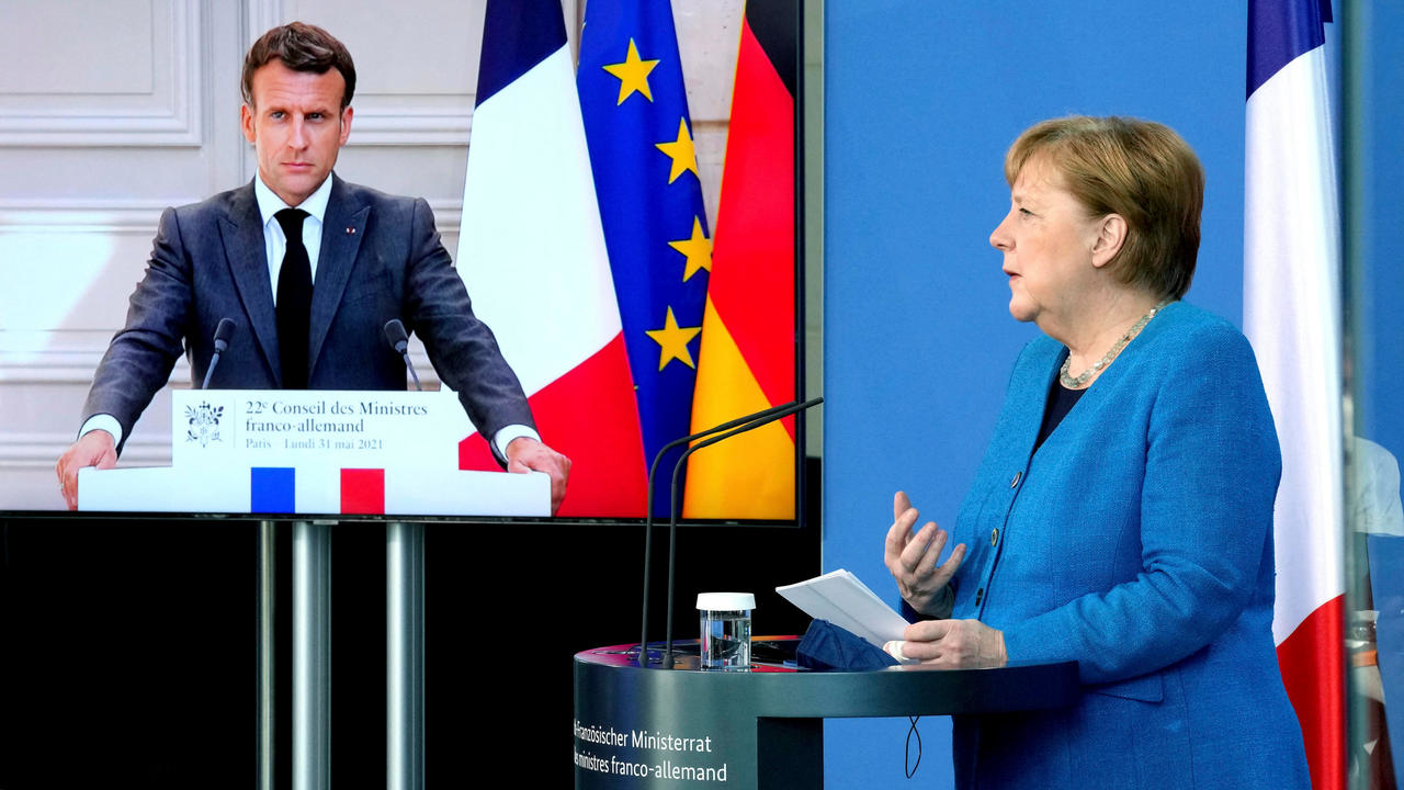 Emmanuel Macron couvre d'éloges Angela Merkel à quatre mois de son départ du pouvoir