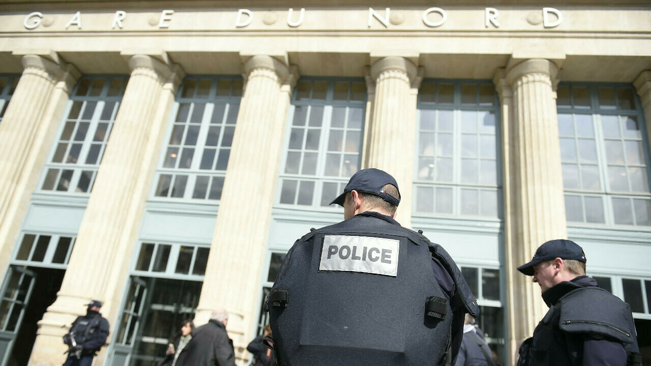 ensemble, six ONG saisissent la justice contre l'État