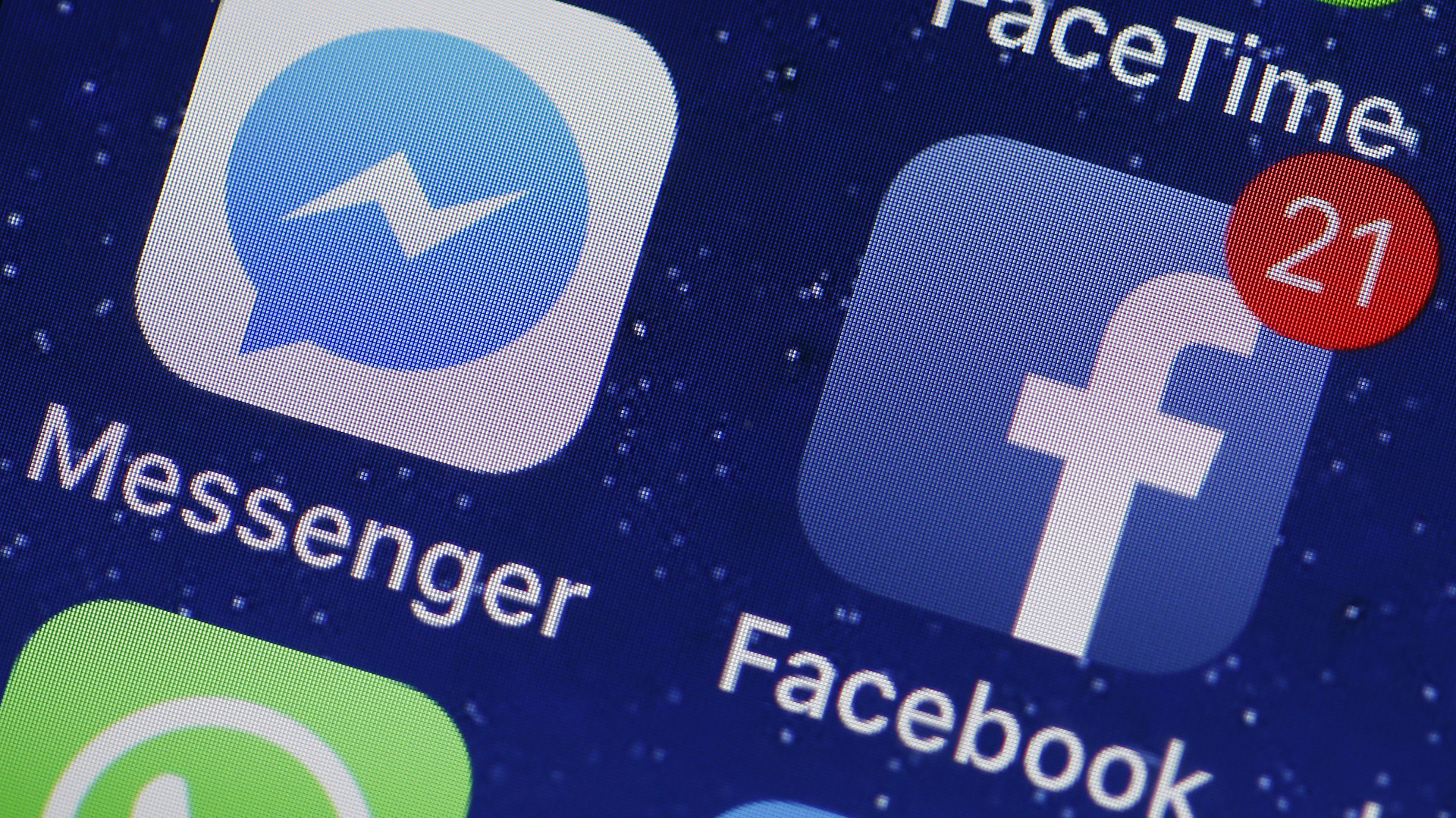 377 ezer magyar felhasználó is érintett a Facebook gigantikus adatszivárgási botrányában