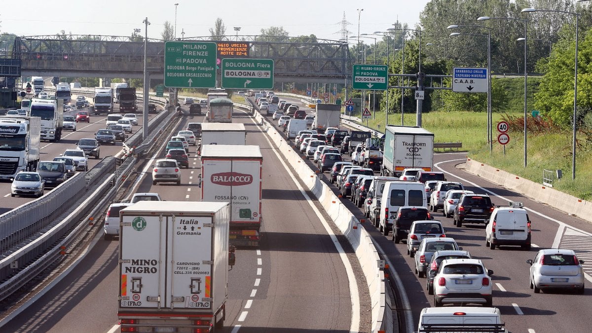 Autostrade, l'aumento pedaggi sospeso per altri due mesi - Repubblica.it