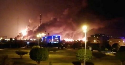 Yemen. Houthi rivendicano attacco alle raffinerie saudite: "non esiste soluzione per il regime saudita se non fermare l'aggressione e l'assedio sul nostro paese" - World Affairs