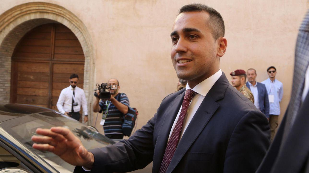 Tasse sulle merendine e sugli aerei? Di Maio: "Fermi tutti, vogliamo abbassarle"