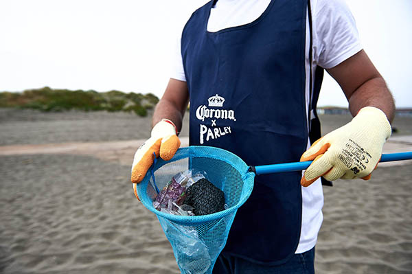 Corona: 700kg di plastica raccolta e 560 mq di spiagge ripulite con Protect Paradise