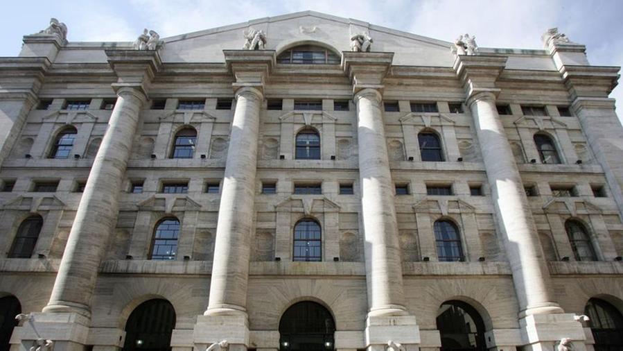 Borsa ok, banche euforiche a Piazza Affari, balzo del 3% per Atlantia. Spread sotto 150