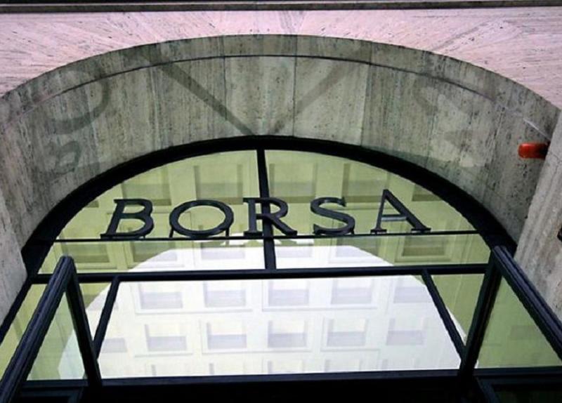 Borse, Piazza Affari debole. Spread in lieve rialzo a 153