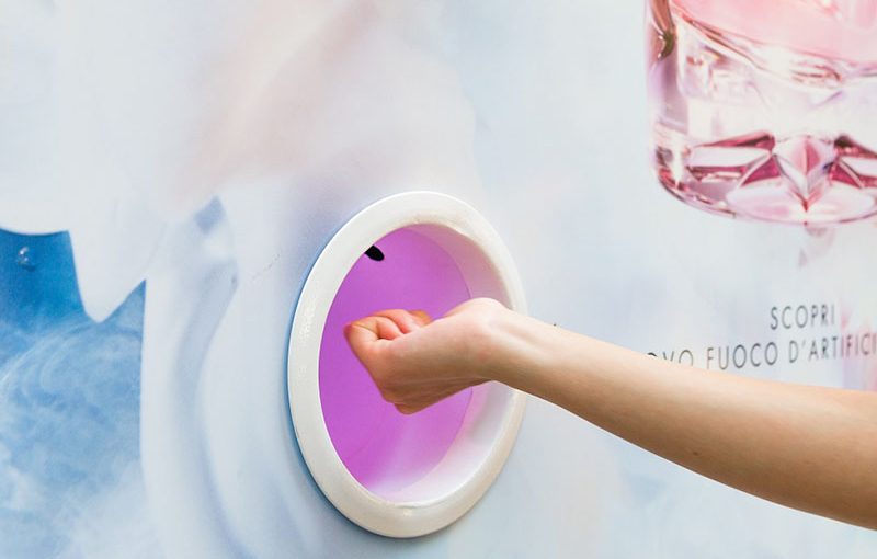 Clear Channel e Dior trasformano gli impianti ooh in erogatori di profumo