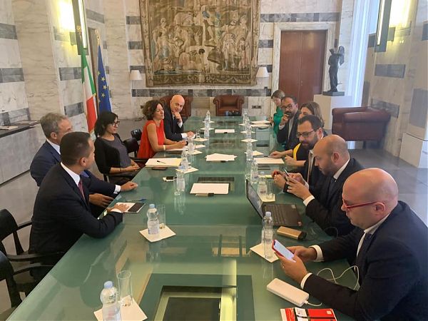 DI MAIO INCONTRA I MINISTRI M5S "PRONTI AL TAGLIO DEI PARLAMENTARI"