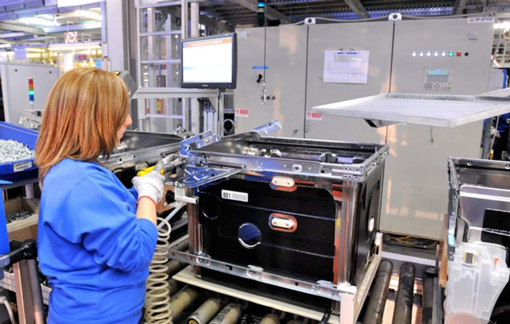 Electrolux multa operaia perché troppo lenta in catena di montaggio