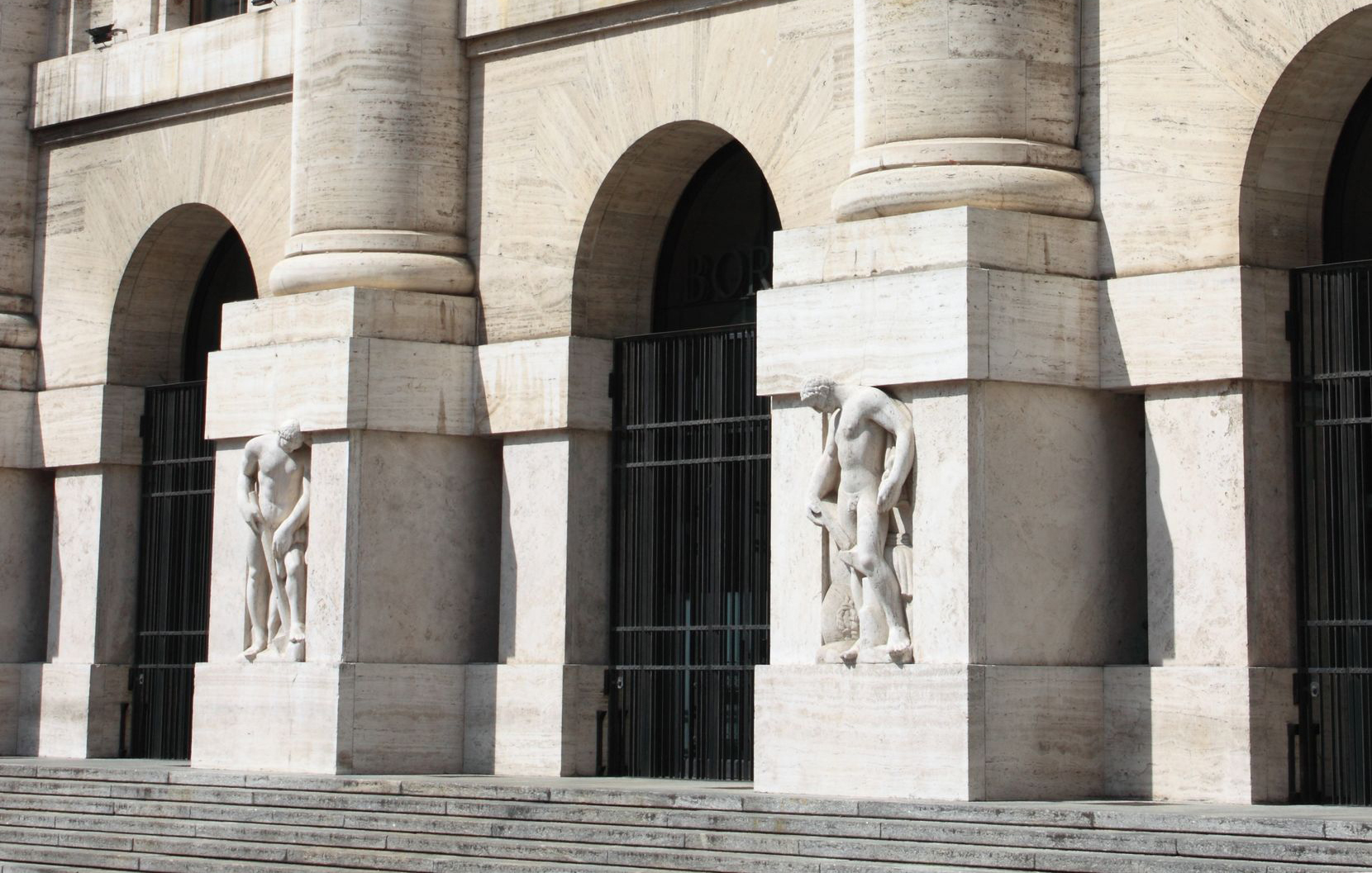Mercati positivi, Milano resta alla finestra