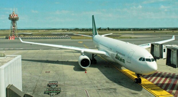 Alitalia-Ita, Draghi in campo per il decollo subito. ​Braccio di ferro su riduzione di slot