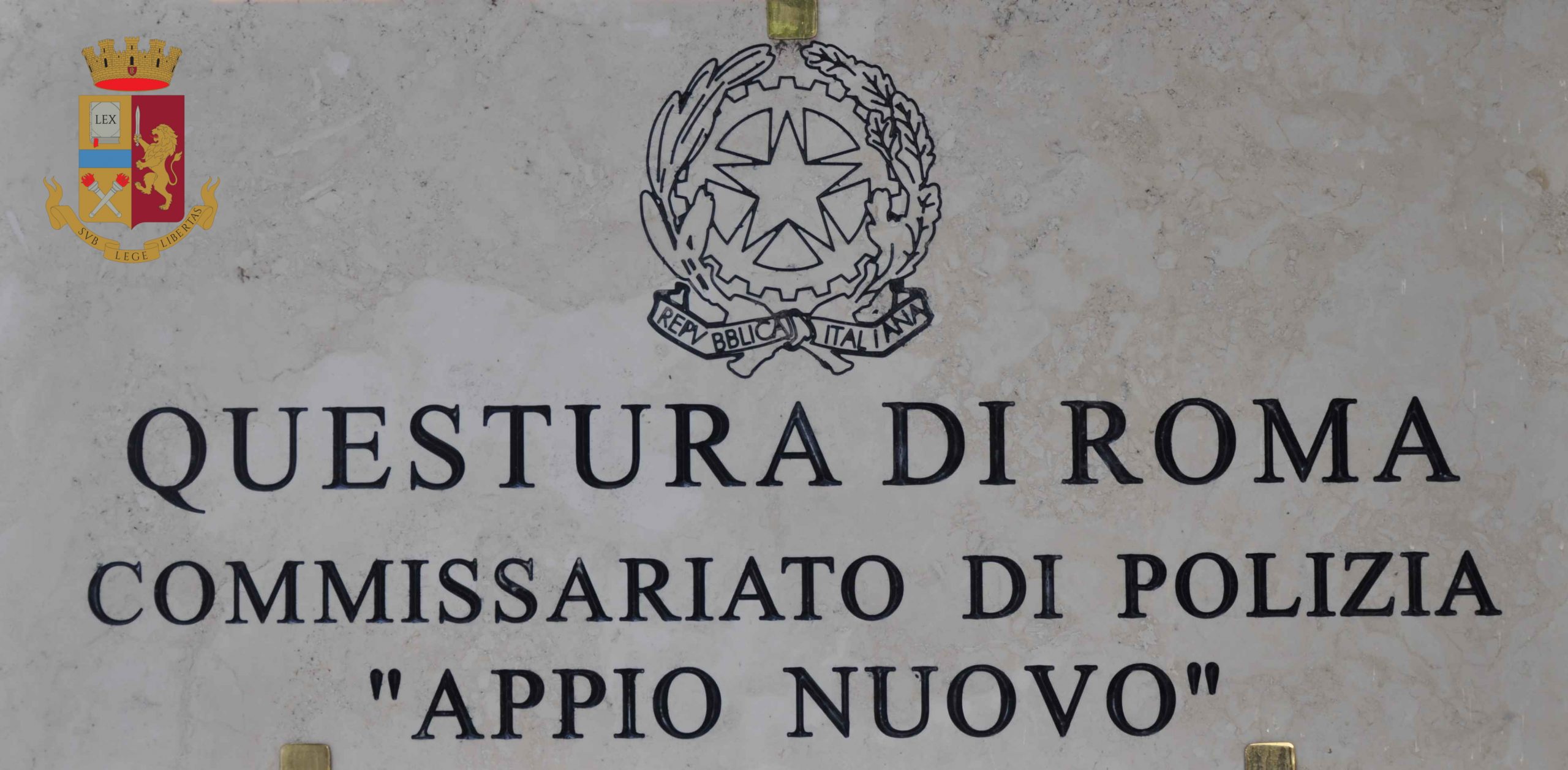 Roma, Polizia di Stato arresta uomo e donna appartenenti a organizzazione dedita a furto di borse e indebito utilizzo di carte di credito