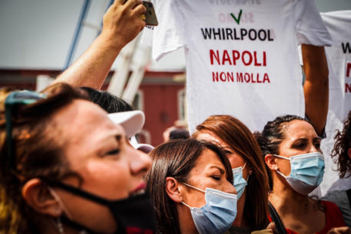 Whirlpool: Napoli, Ferragosto in fabbrica per gli operai 'Aperitivo di resistenza' e appello a Governo ed istituzioni - Zerottantuno