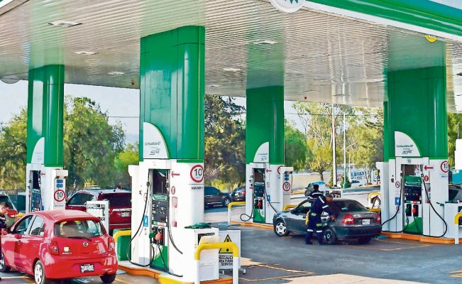Parálisis en la CRE frena apertura de 200 gasolineras