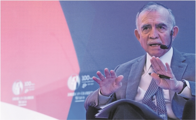 El jefe de la Oficina de la Presidencia, Alfonso Romo,