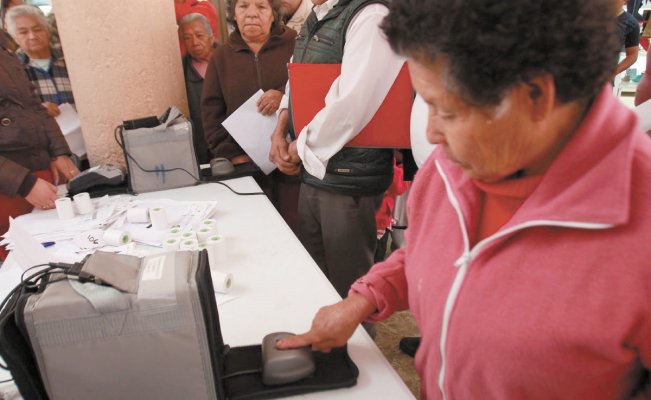 Pelean tajada en mercado de dispersión de apoyo social