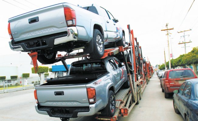 Sigue amenaza de EU de aranceles contra autos