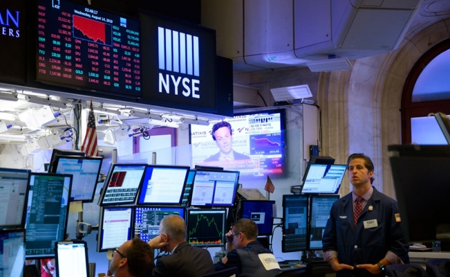 Wall Street cierra con fuertes pérdidas y el Dow Jones cae un 3.05%