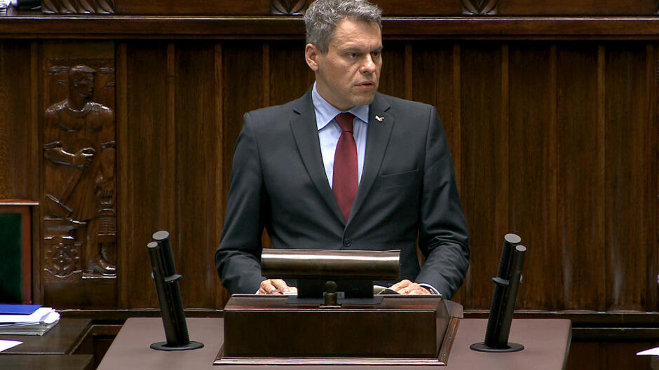 Niższe wpływy z VAT. Wiceminister wyjaśnia
