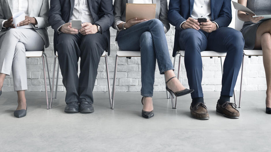 Polacy coraz dłużej szukają pracy