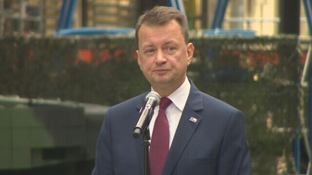 Szef MON Mariusz Błaszczak w zakładach Bumar-Łabędy. Kontrakt na remonty i modyfikację T-72